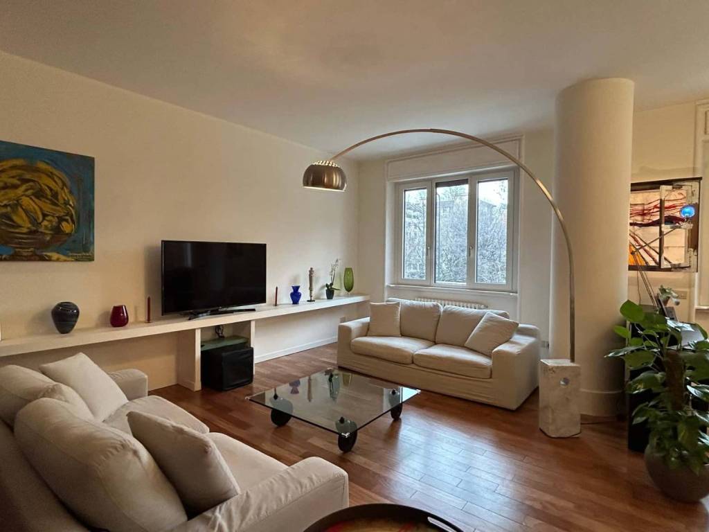appartamento in affitto a Milano in zona Centro Direzionale