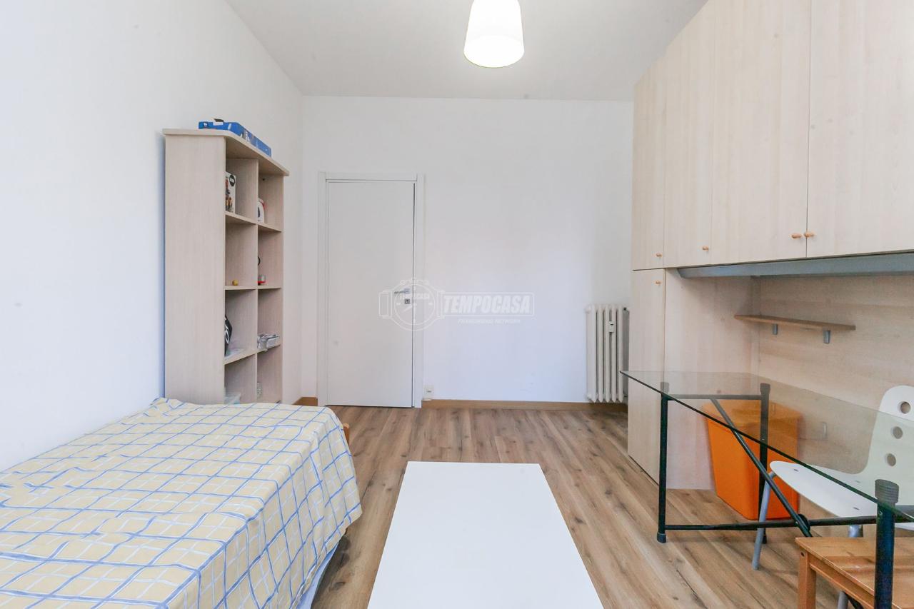 negozio in affitto a Milano in zona Dergano