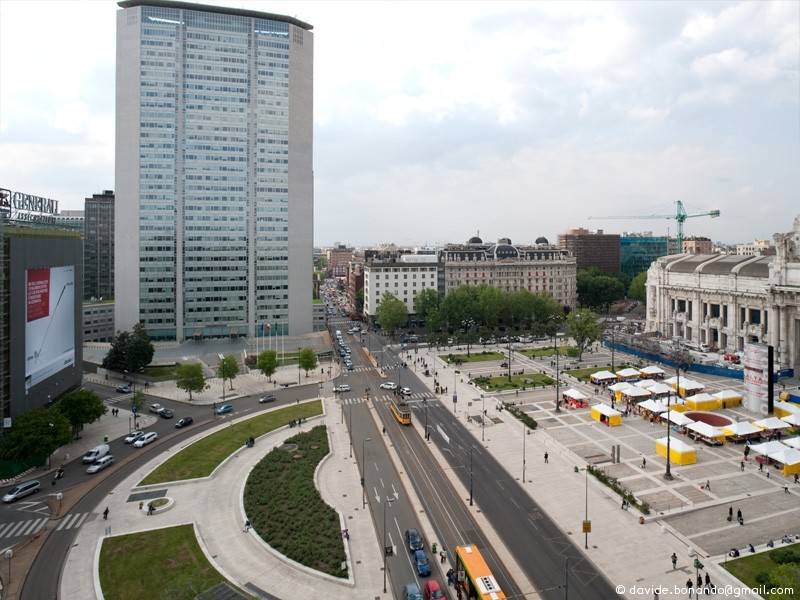 negozio in affitto a Milano in zona Centro Direzionale