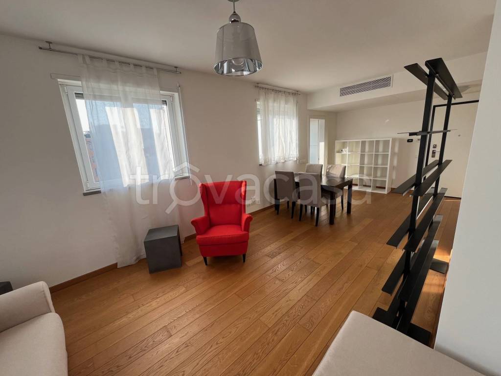 appartamento in affitto a Milano in zona Solari