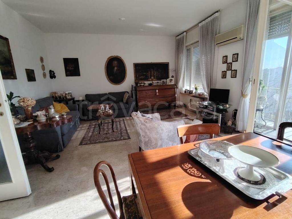 appartamento in affitto a Milano in zona Solari