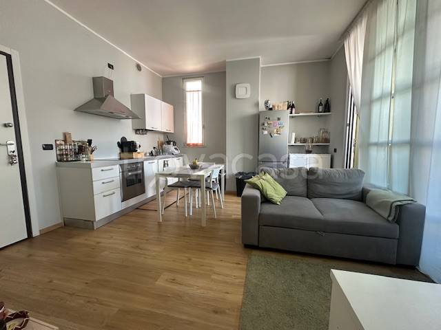 appartamento in affitto a Milano in zona Vigentino