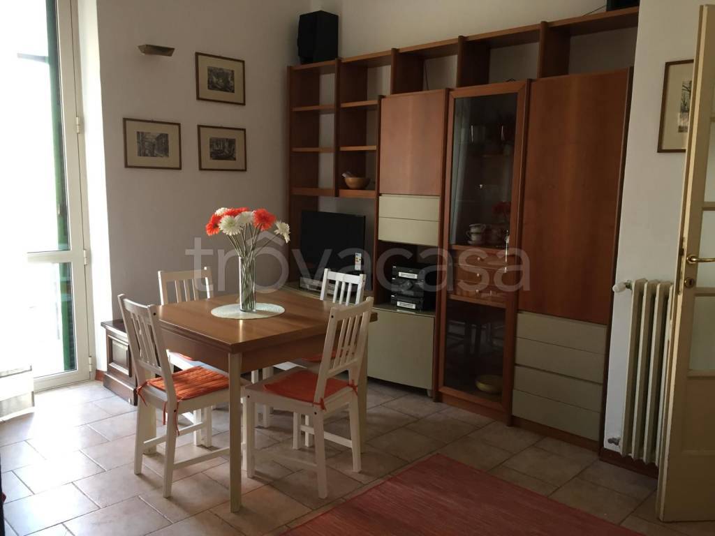 appartamento in affitto a Milano in zona Famagosta