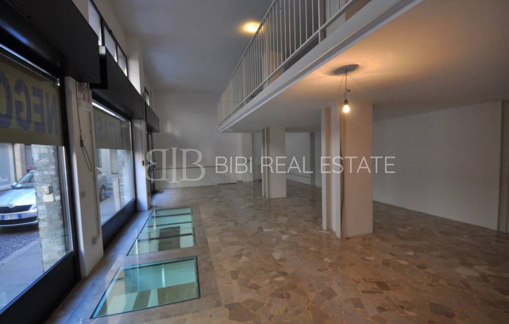 negozio in affitto a Milano