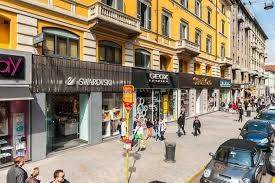 negozio in affitto a Milano in zona Centro Direzionale