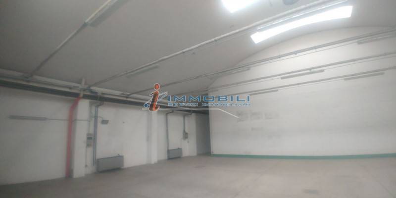 locale di sgombero in affitto a Milano