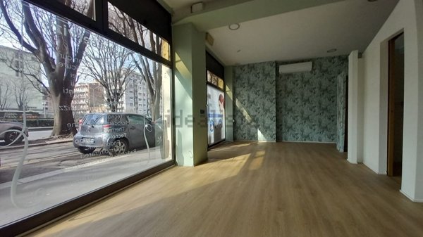 locale commerciale in affitto a Milano