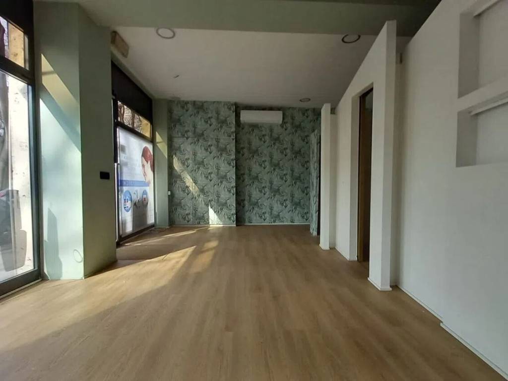 locale commerciale in affitto a Milano