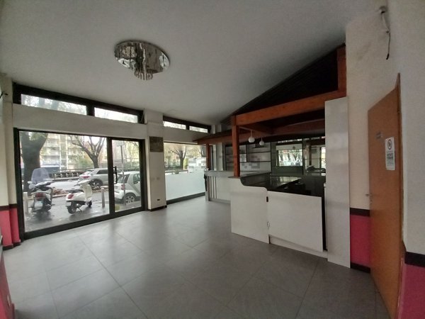 locale commerciale in affitto a Milano