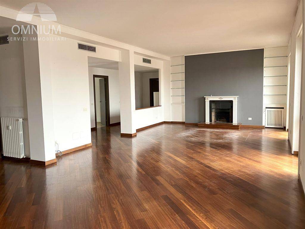 appartamento in affitto a Milano in zona Sant'Ambrogio