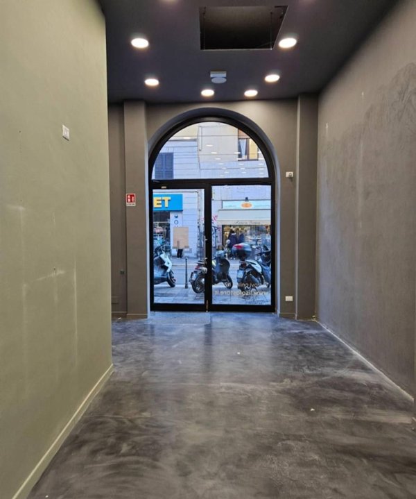 negozio in affitto a Milano