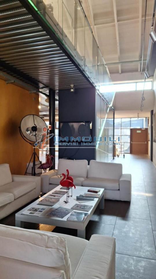 locale commerciale in affitto a Milano in zona Dergano