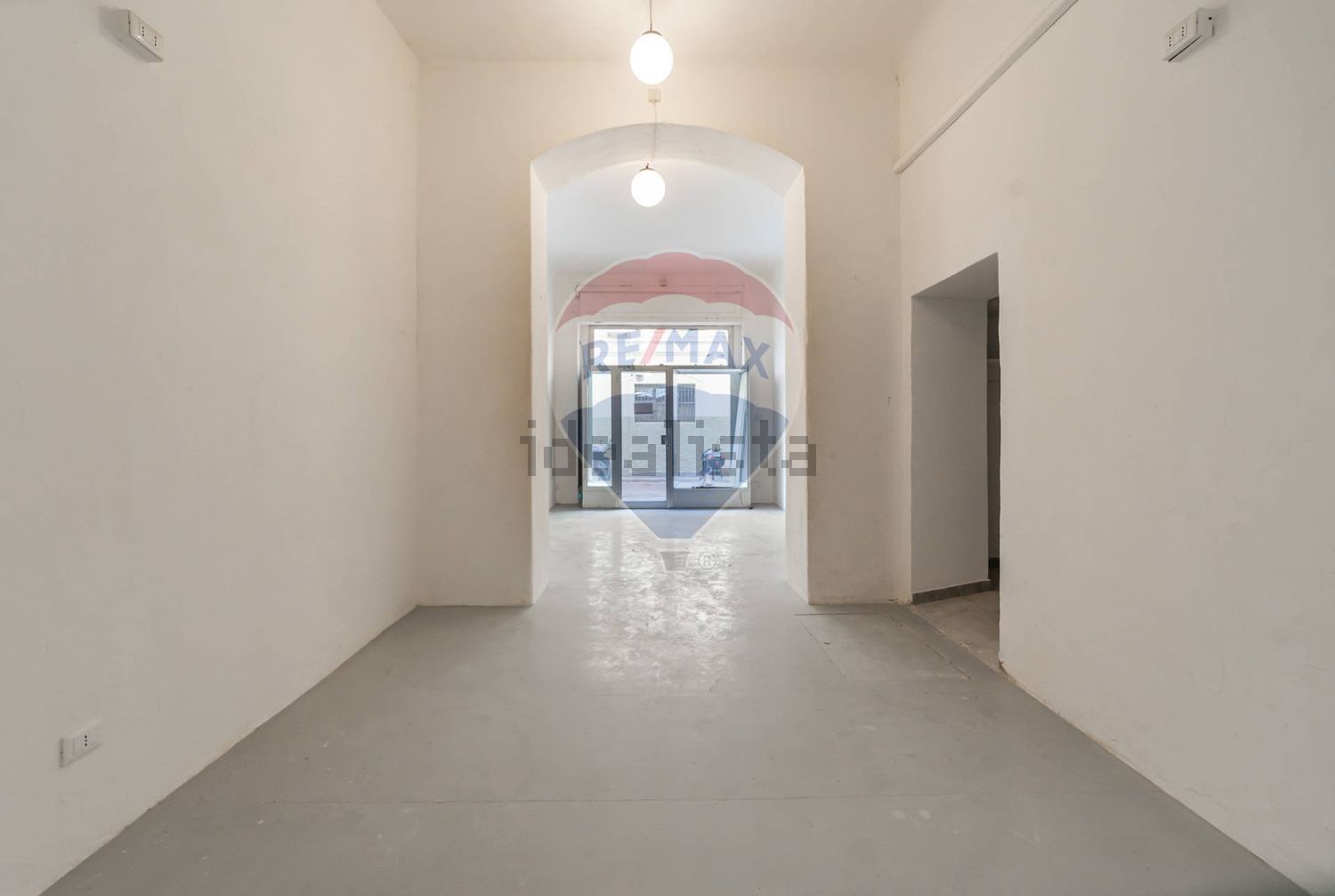 locale commerciale in affitto a Milano in zona Solari