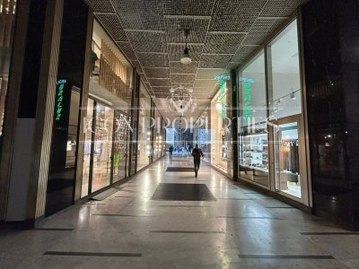 negozio in affitto a Milano in zona Cadorna