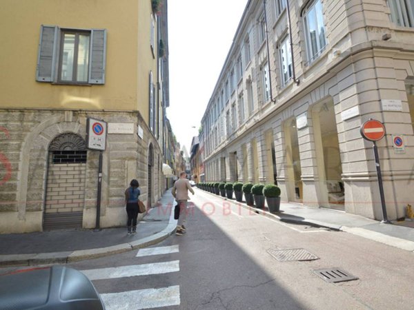 negozio in affitto a Milano in zona Guastalla