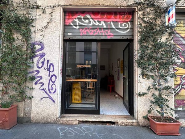 negozio in affitto a Milano in zona Cascina dei Pomi