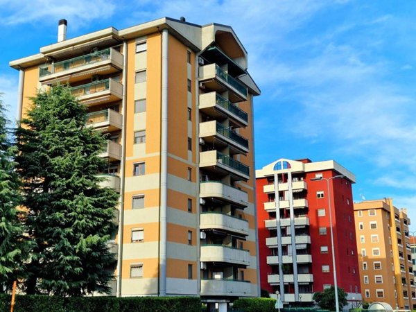 appartamento in affitto a Milano in zona Famagosta