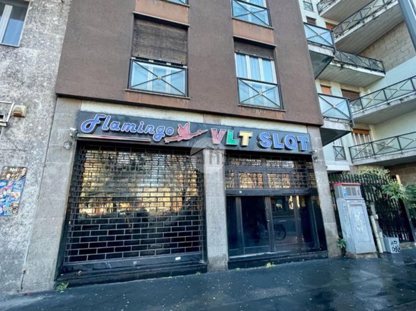 negozio in affitto a Milano in zona Stadera