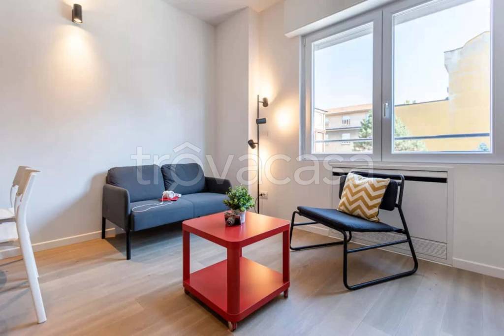 appartamento in affitto a Milano in zona Lorenteggio