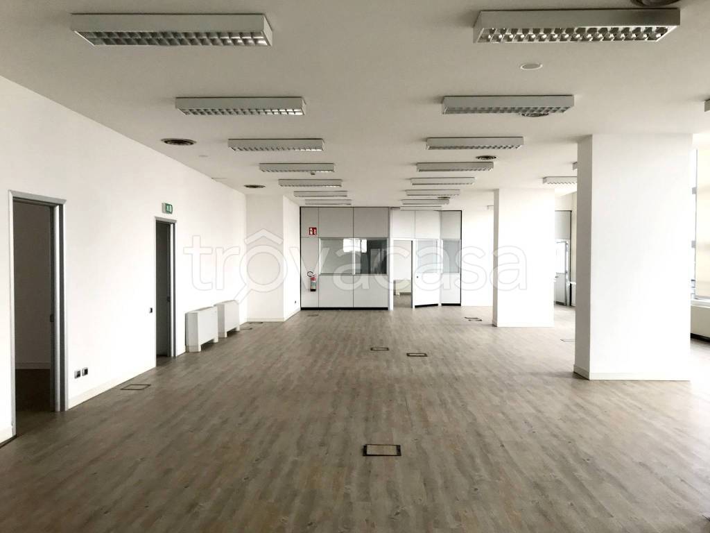 ufficio in affitto a Milano in zona Rogoredo