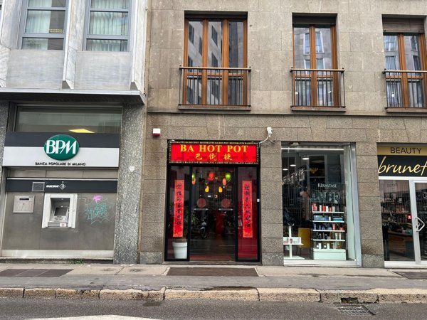 negozio in affitto a Milano in zona Porta Nuova