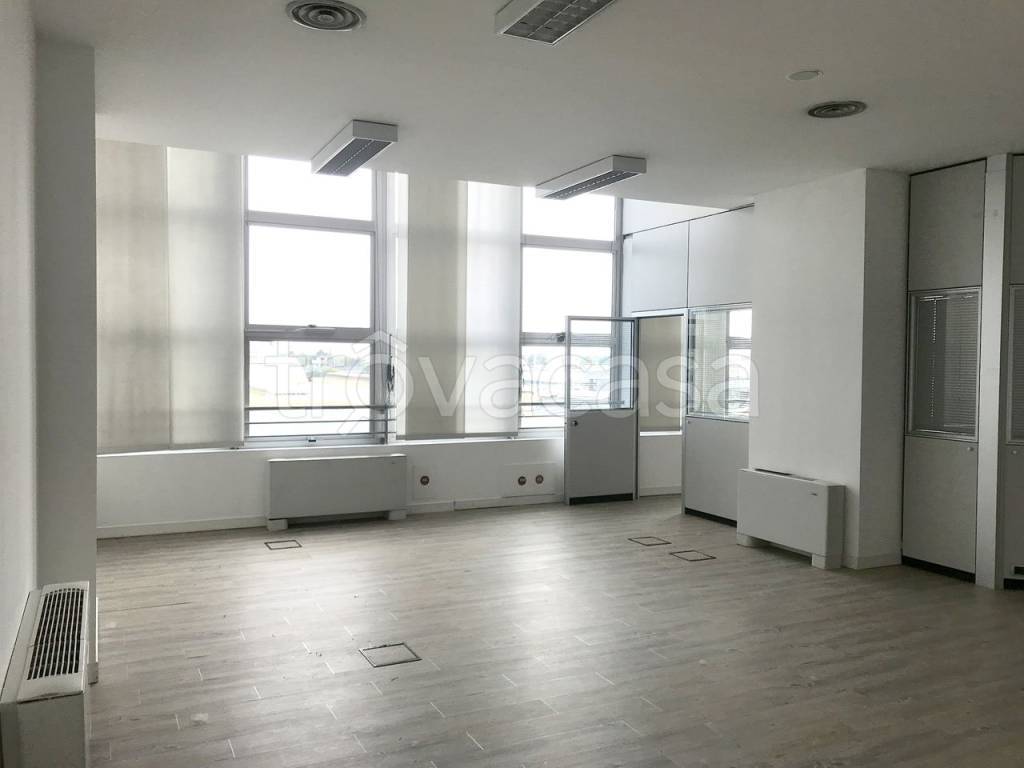 ufficio in affitto a Milano in zona Rogoredo