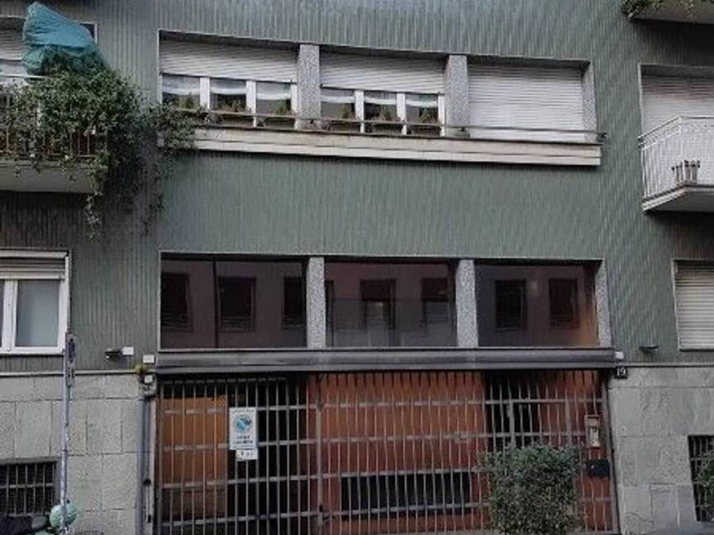 negozio in affitto a Milano in zona Centro Direzionale