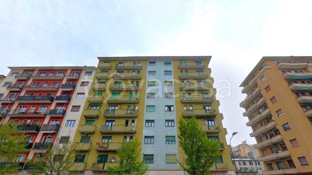 negozio in affitto a Milano in zona San Siro