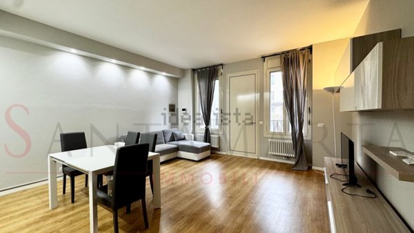 appartamento in affitto a Milano in zona Centro Direzionale