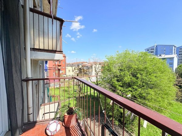appartamento in affitto a Milano in zona Lorenteggio
