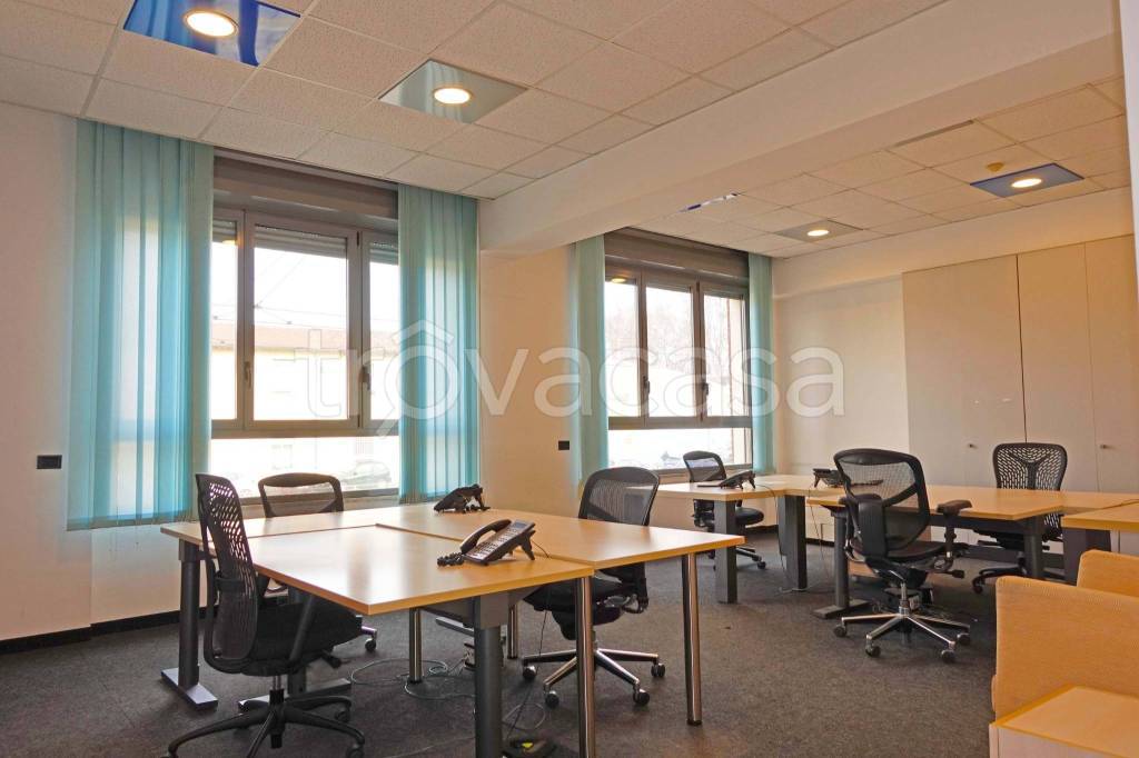 ufficio in affitto a Milano in zona Barona