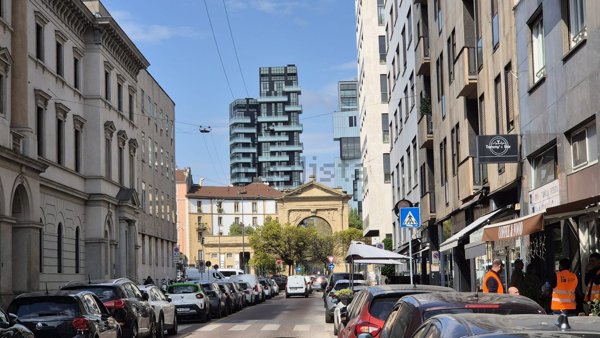 negozio in affitto a Milano in zona Porta Nuova