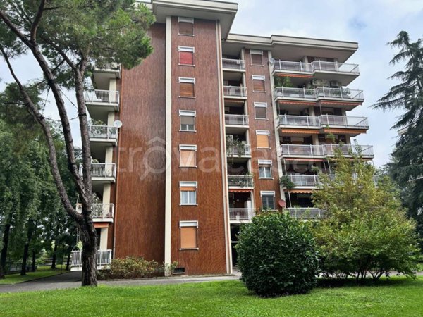 appartamento in affitto a Milano in zona Adriano