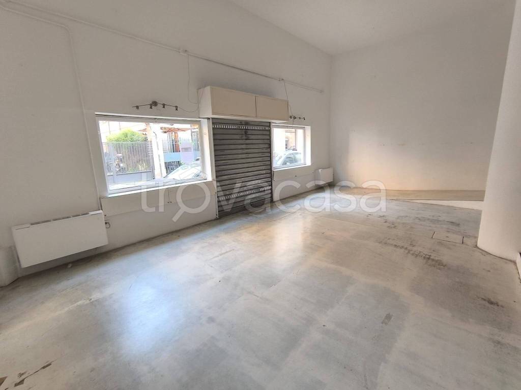 negozio in affitto a Milano in zona Solari