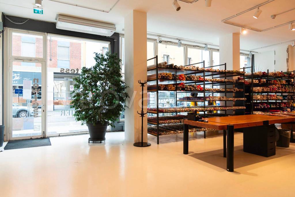 negozio in affitto a Milano in zona Solari