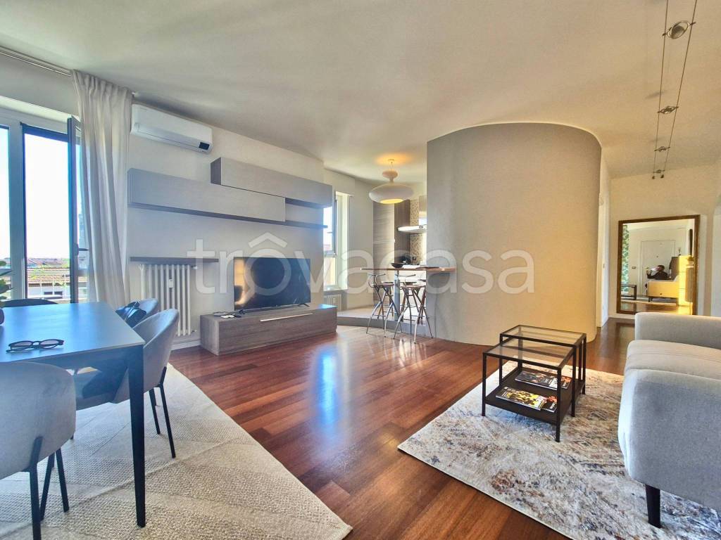 appartamento in affitto a Milano