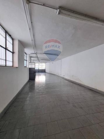 negozio in affitto a Milano in zona XXII Marzo