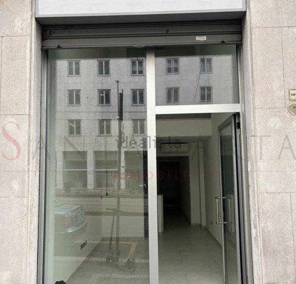negozio in affitto a Milano