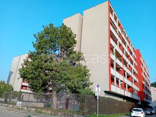 appartamento in affitto a Milano in zona Famagosta