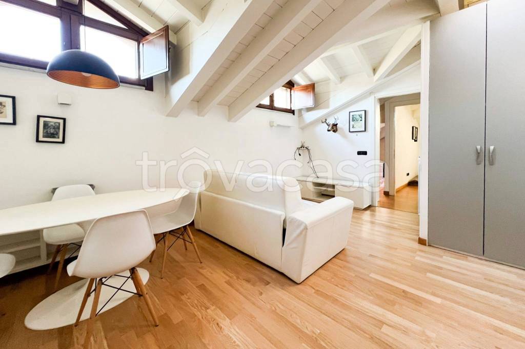 appartamento in affitto a Milano in zona Famagosta