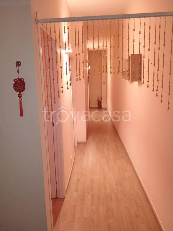 negozio in affitto a Milano in zona Greco