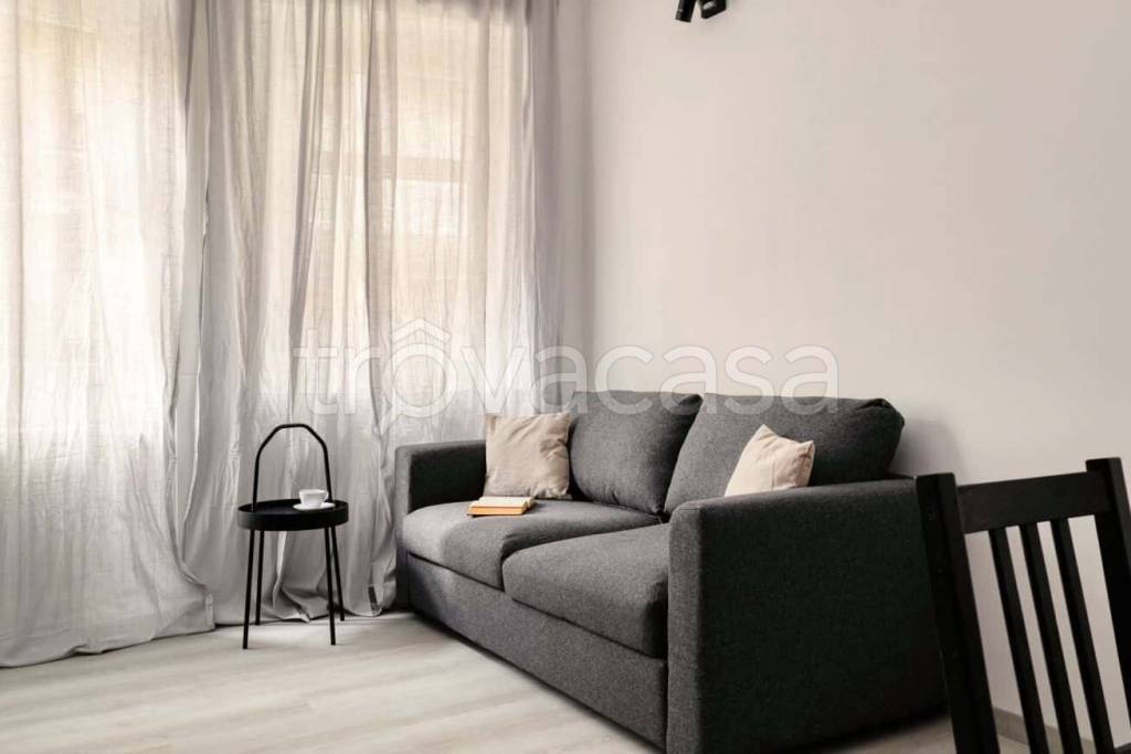 appartamento in affitto a Milano in zona Bullona