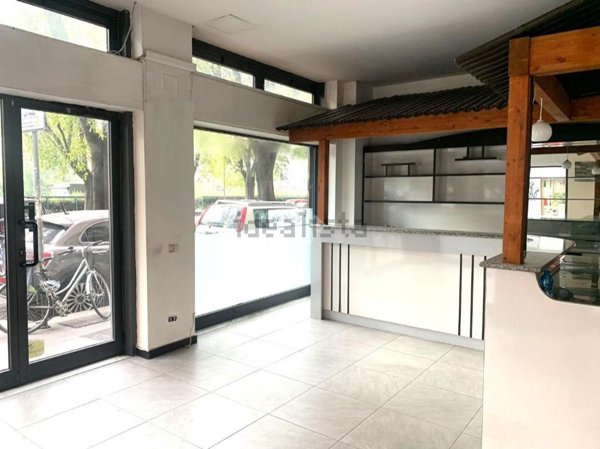 negozio in affitto a Milano in zona Porta Genova