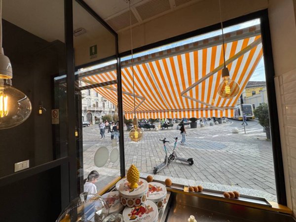 negozio in affitto a Milano in zona Porta Genova