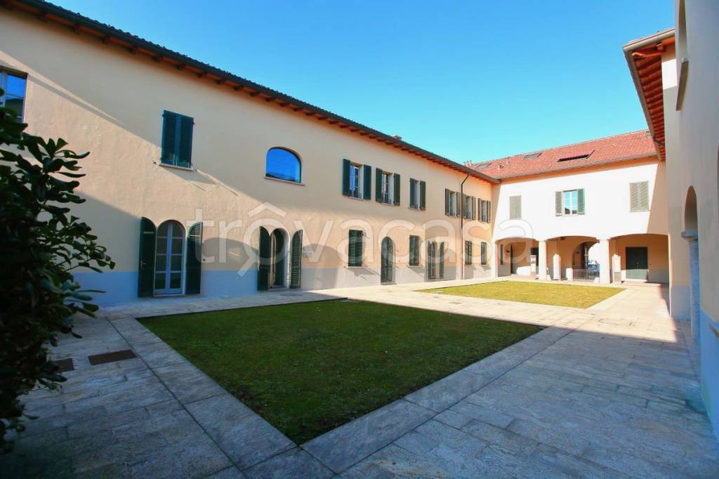 ufficio in affitto a Milano in zona Barona