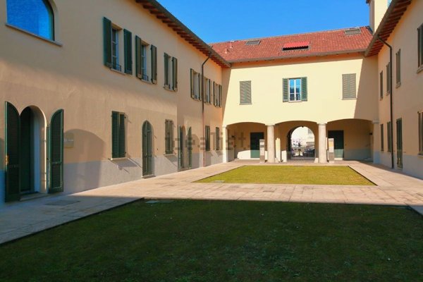 ufficio in affitto a Milano in zona Barona