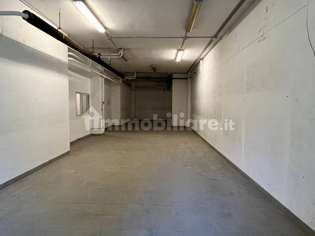 locale commerciale in affitto a Milano in zona Bicocca