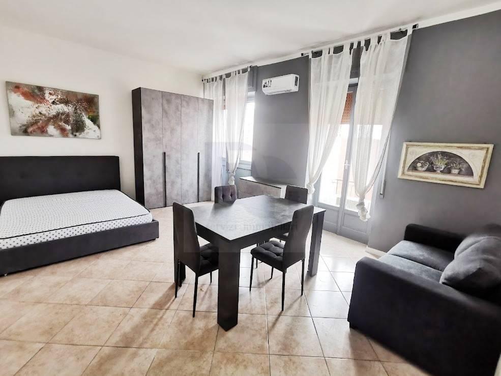 appartamento in affitto a Milano in zona Famagosta