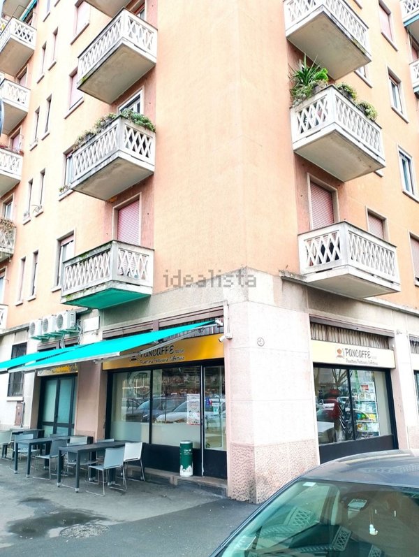 negozio in affitto a Milano