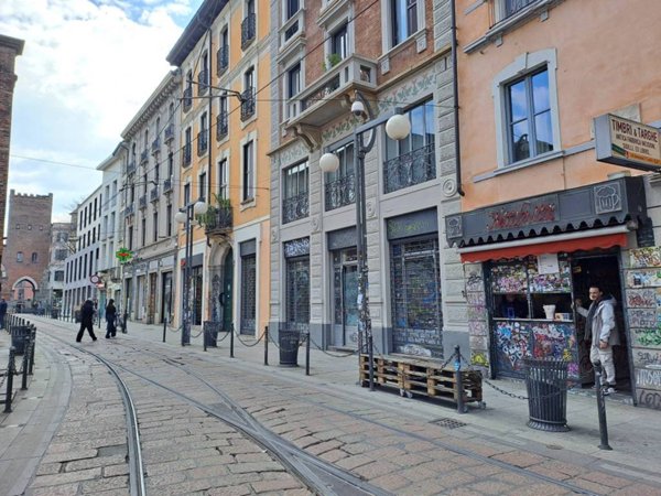 negozio in affitto a Milano